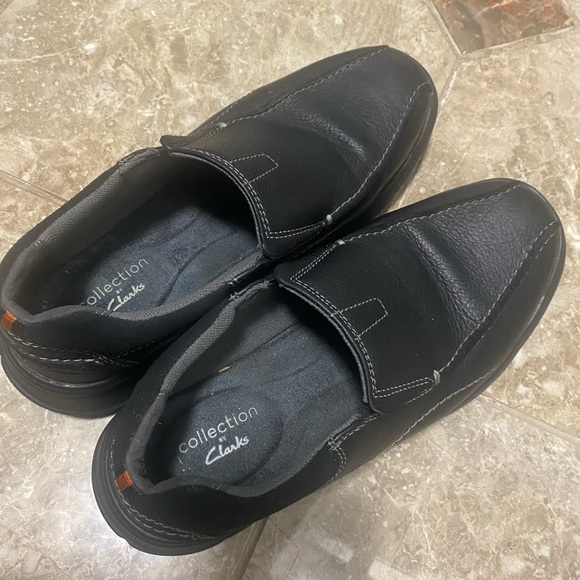 Nice pair of shoes for work or casual. Very gently worn. No defects. - Picture 2 of 6